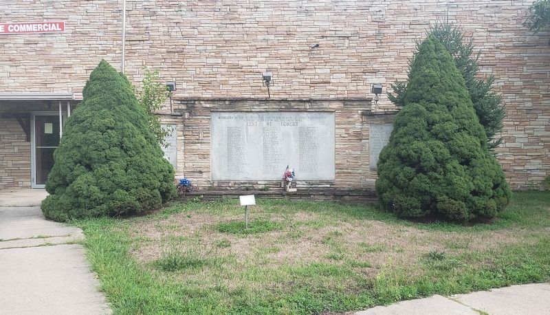 Veterans Memorial image. Click for full size.