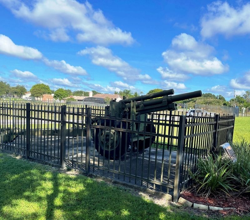 105mm Howitzer image. Click for full size.