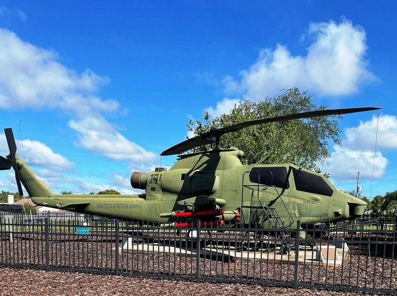 AH-1 COBRA Attack Helicopter image. Click for full size.