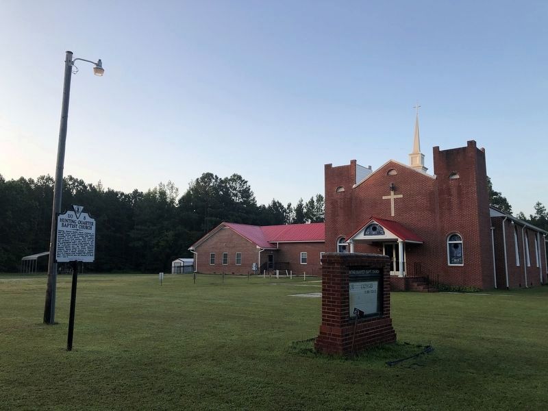 Hunting Quarter Baptist Church and marker image. Click for full size.