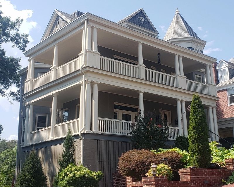 610 Washington Street image. Click for full size.