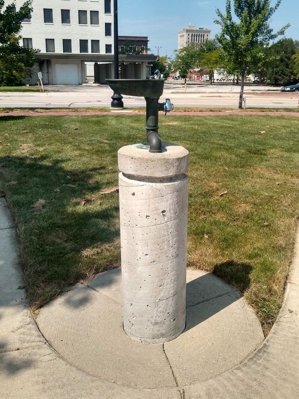 Jeffers Park Bubbler image. Click for full size.