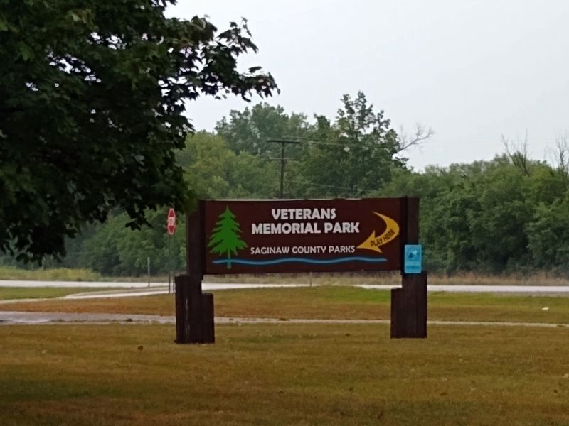 Veteran's Memorial Park sign image. Click for full size.