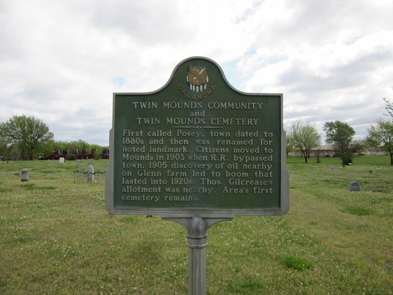 Twin Mounds Community Marker image. Click for full size.