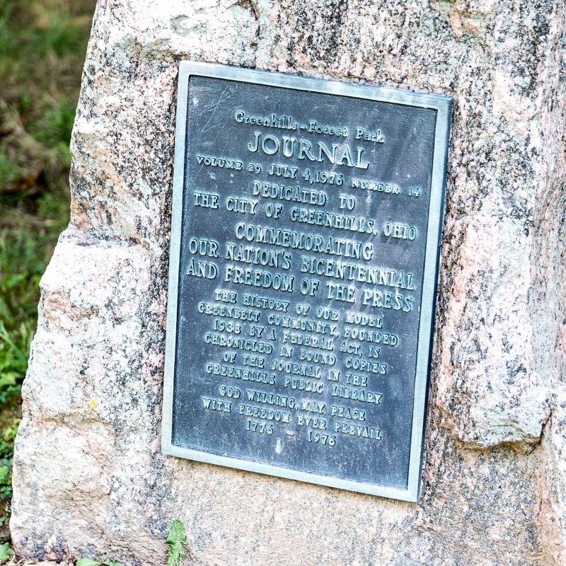 Commemorating our Nation�s Bicentennial and Freedom of the Press Tablet image. Click for full size.