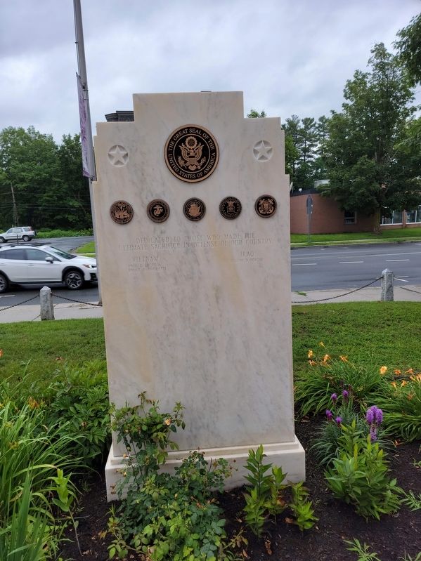 St Johnsbury World War II Memorial image. Click for full size.