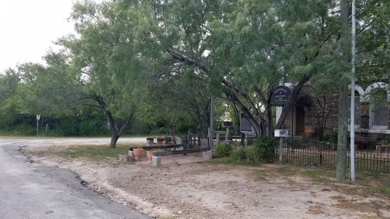 The view of the Live Oak County Jail and Marker from the street image. Click for full size.