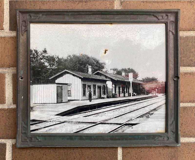 Oak Park Station Marker - left flanking photo. Click for full size. Oak Park Station Marker - left flanking photo image. Click for full size.