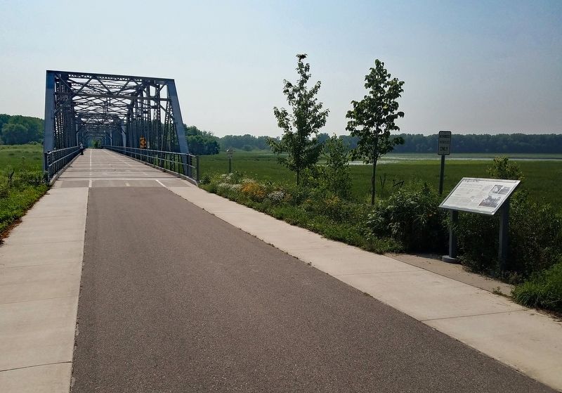 Marker on the approach to the bridge image. Click for full size.