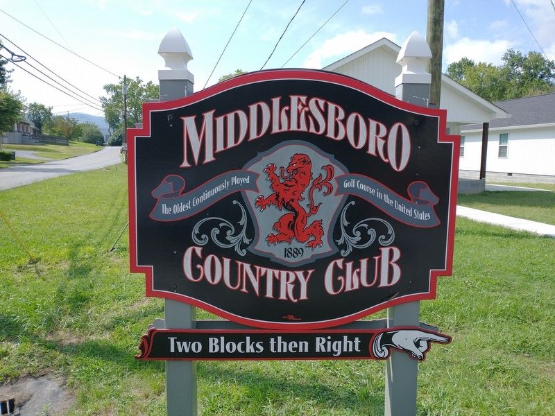 Middlesboro Golf Club Sign image. Click for full size.