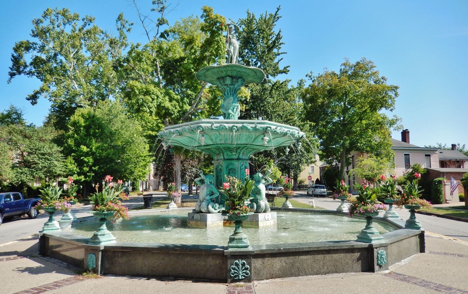 Broadway Fountain. Click for full size. Broadway Fountain image. Click for full size.