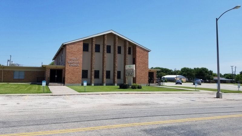 The view of the First Baptist Church and Marker from the street. Click for full size. The view of the First Baptist Church and Marker from the street image. Click for full size.