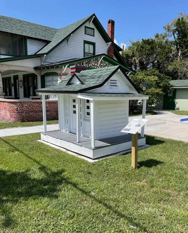 The Dean Doll House Marker. Click for full size. The Dean Doll House Marker image. Click for full size.