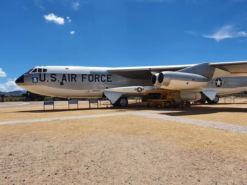 B-52B Stratofortress 52-0013 and Marker image. Click for full size.