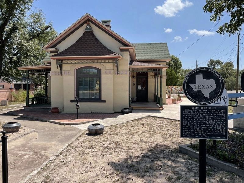 Glenn-Dowe House and Marker. Click for full size. Glenn-Dowe House and Marker image. Click for full size.