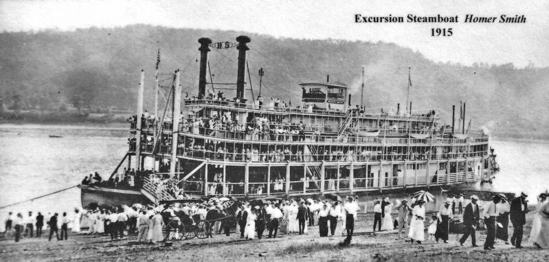 Marker detail: Excursion Steamboat <i>Homer Smith</i> � 1915 image. Click for full size.