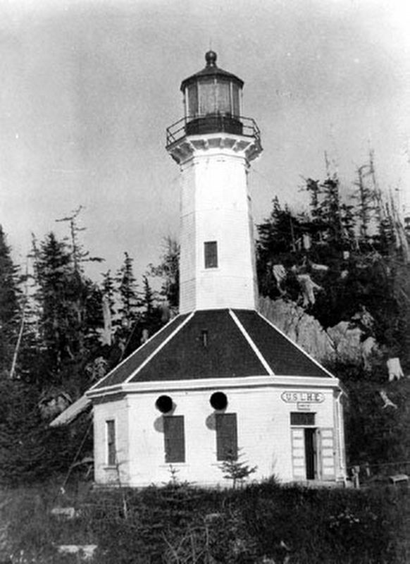 Tree Point Lighthouse (Old) image. Click for full size.