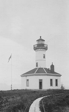 Mary Island Lighthouse (old) image. Click for full size.