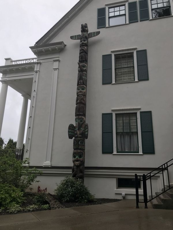 The Governor's Totem Pole Marker image. Click for full size.