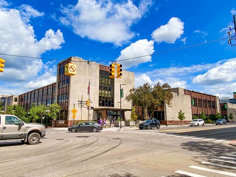 Present day Washtenaw County Courthouse image. Click for full size.