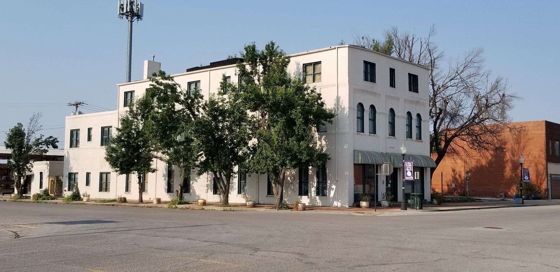 The view of the Bryan Hotel and Marker from across the street image. Click for full size.