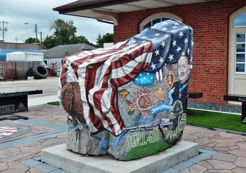 United States Flag & Bald Eagle<br>(<i>northeast side</i>). Click for full size. United States Flag & Bald Eagle<br>(<i>northeast side</i>) image. Click for full size.
