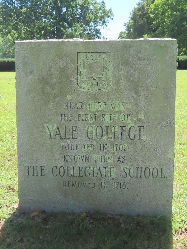 Yale College Site Marker image. Click for full size.