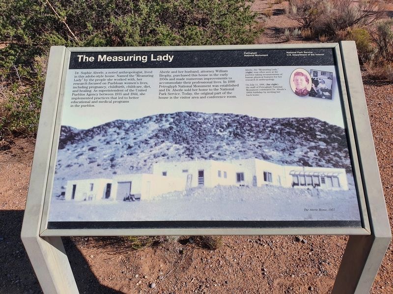 The Measuring Lady Marker image. Click for full size.