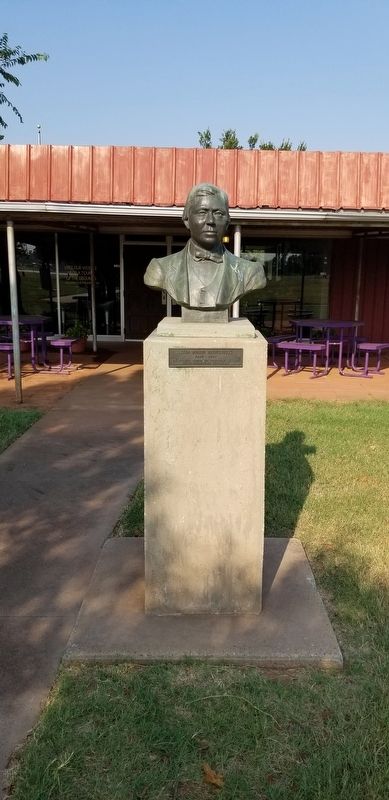 The Allen Wright (Kuliahote) Marker in front of the visitors center image. Click for full size.