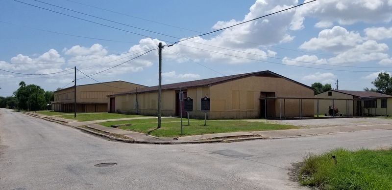 The view of the two markers from across the street. Click for full size. The view of the two markers from across the street image. Click for full size.