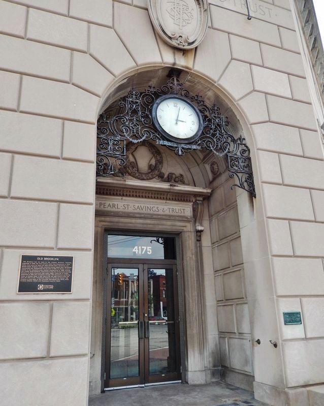 Pearl Street Savings & Trust Building Marker image. Click for full size.