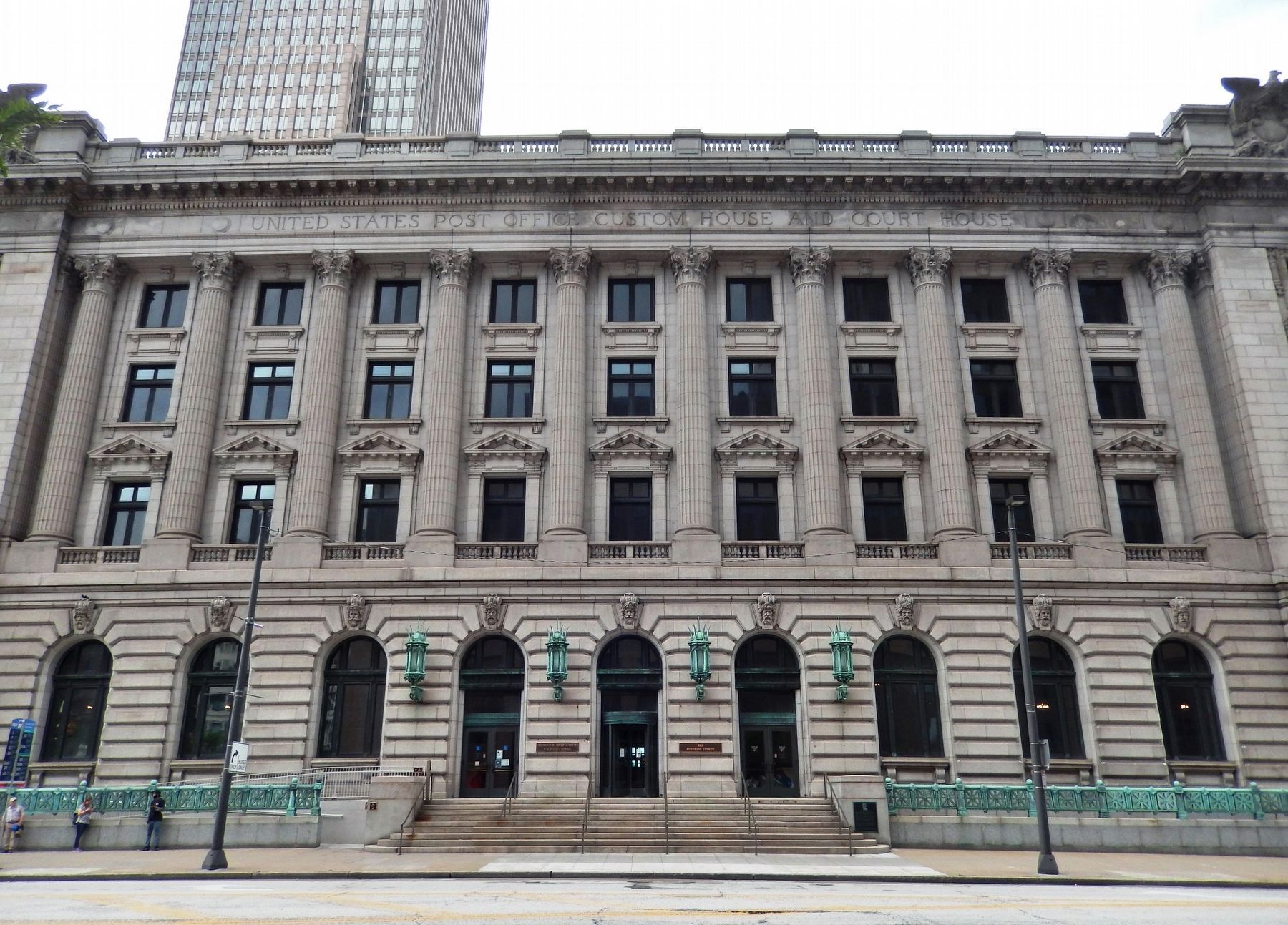 Howard M. Metzenbaum United States Courthouse (<i>south elevation</i>) image. Click for full size.