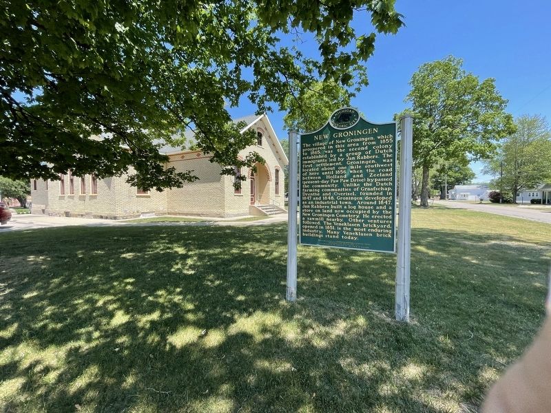 New Groningen Schoolhouse and Historical Marker image. Click for full size.