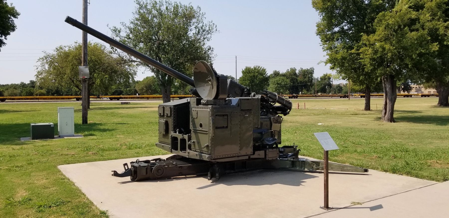 The view of the M51 Skysweeper 75mm Anti Aircraft Gun and Marker image. Click for full size.