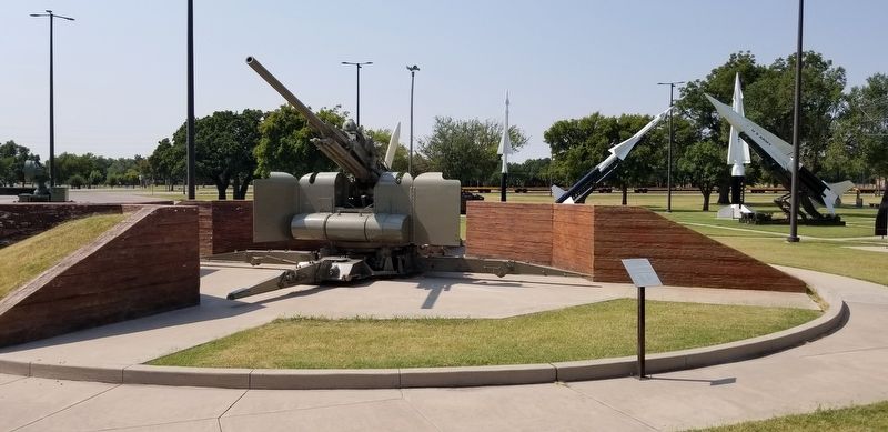The US M2 90mm Anti Aircraft Gun and Marker image. Click for full size.
