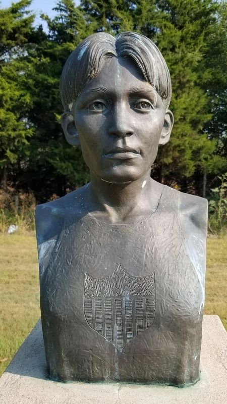 Closeup of Lewis Tewanima Statue image. Click for full size.