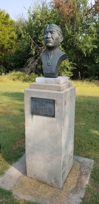 The Hosteen Klah Statue and Marker image. Click for full size.
