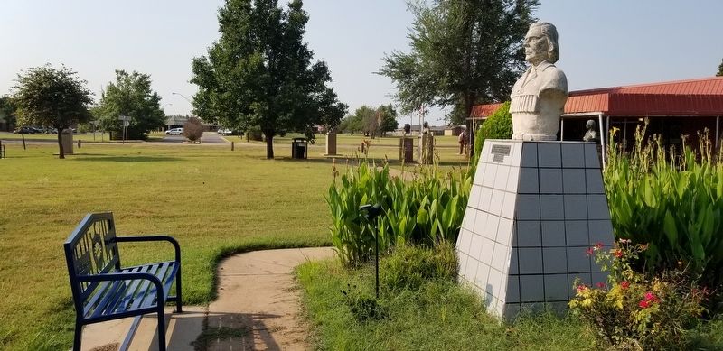 The view of the Black Beaver (Se-Ket-Tu-Ma-Qua) Statue and Marker at the front of the park image. Click for full size.
