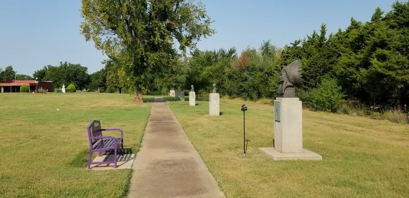 The view of the Satanta (White Bear) Statue and Marker from the park image. Click for full size.