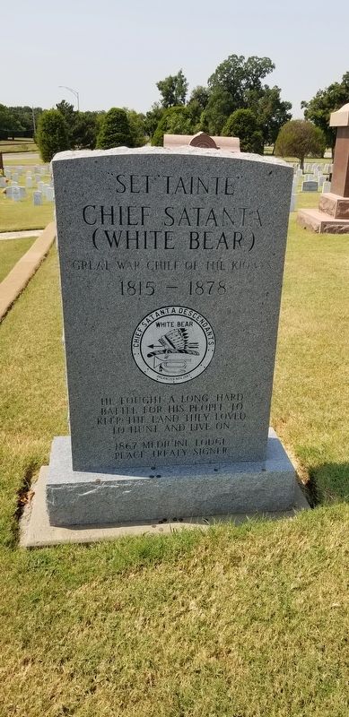 Gravestone of Satanta (White Bear) at Fort Sill image. Click for full size.