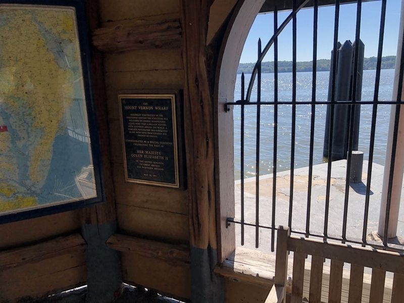 The Mount Vernon Wharf Marker image. Click for full size.