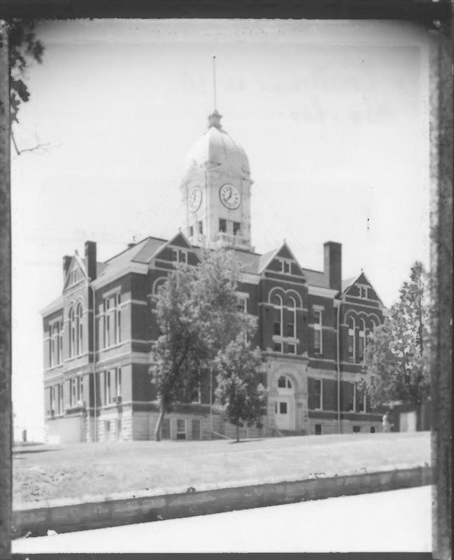 Taylor County Courthouse image. Click for more information.
