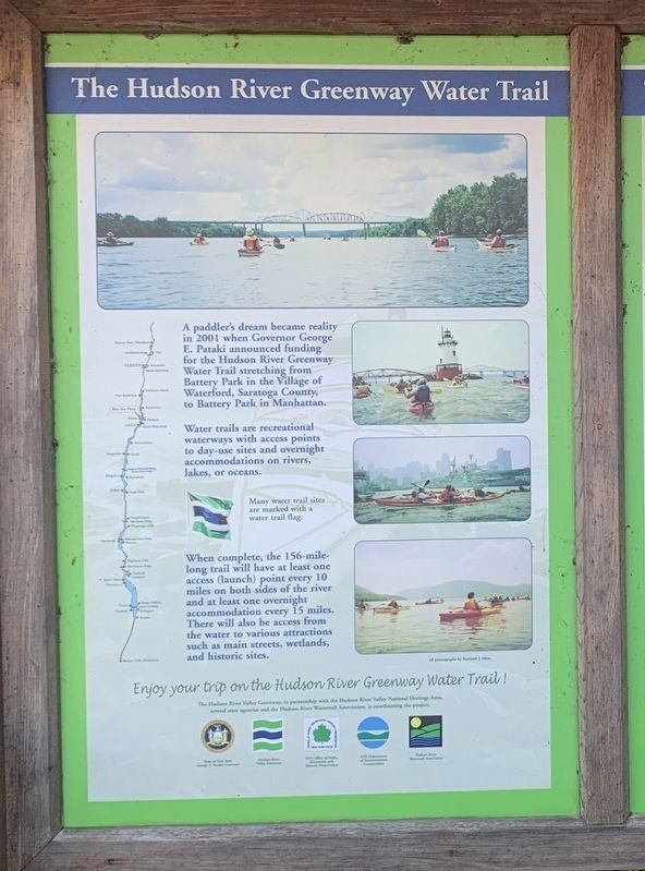 The Hudson River Greenway Water Trail Marker image. Click for full size.
