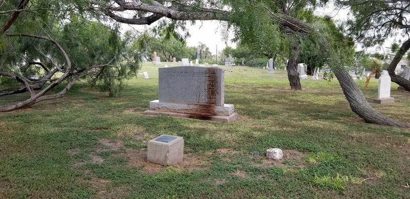The Old Bayview Mesquite Marker is the smaller marker in front of the larger memorial image. Click for full size.