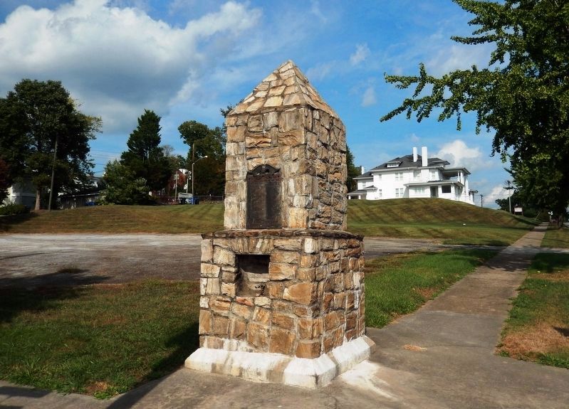Wilkes County World War I Memorial (<i>southwest corner</i>) image. Click for full size.