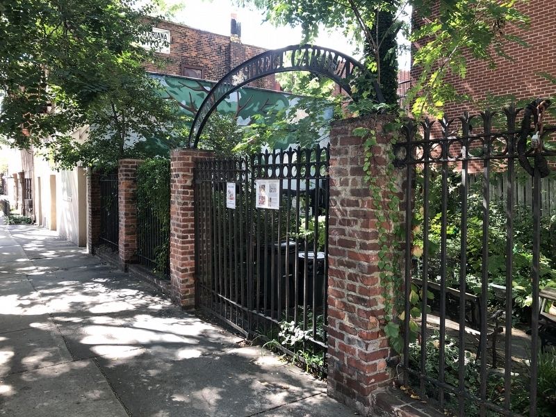 The History of the Hoyt Street Garden Marker image. Click for full size.