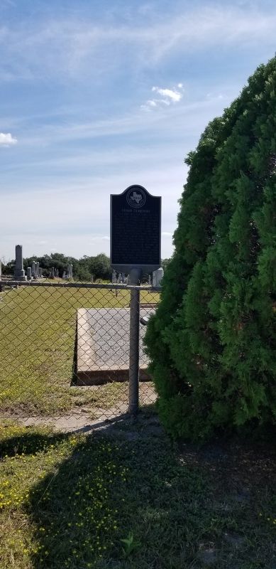 The Cedar Cemetery and Marker image. Click for full size.