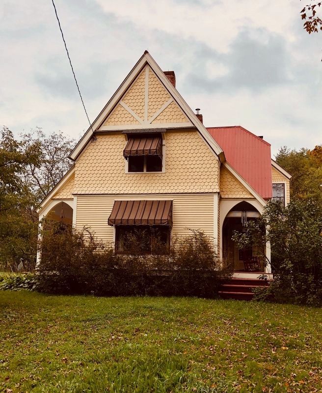 Hugh Henry Family Adjacent Cottage image. Click for full size.