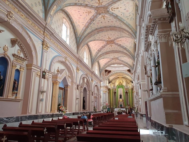 An interior view of the Parish Church of San Nicols de Tolentino image. Click for full size.