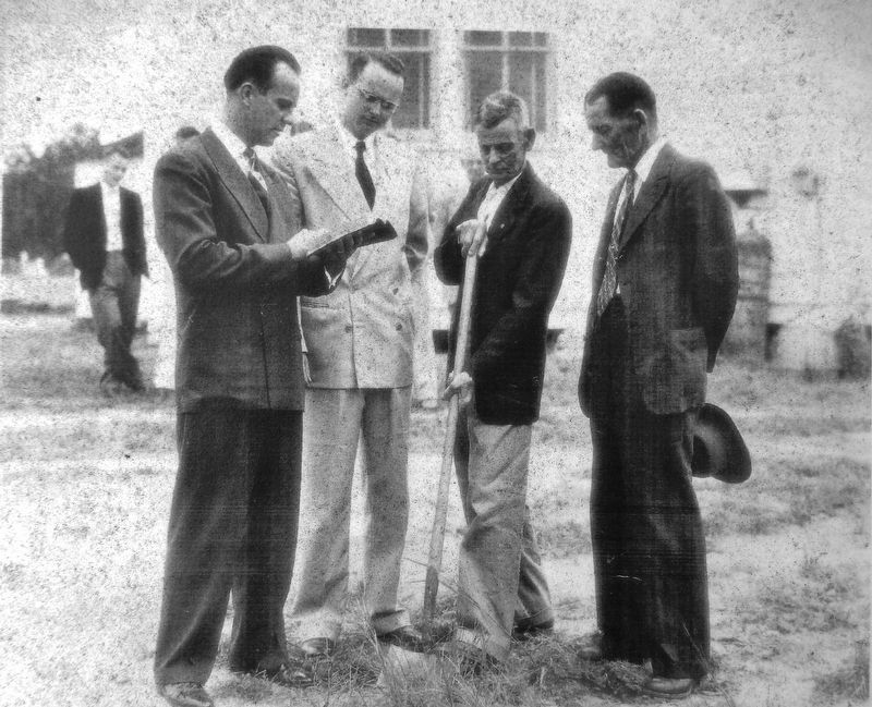 Marker detail: 1952 Classroom Groundbreaking image. Click for full size.